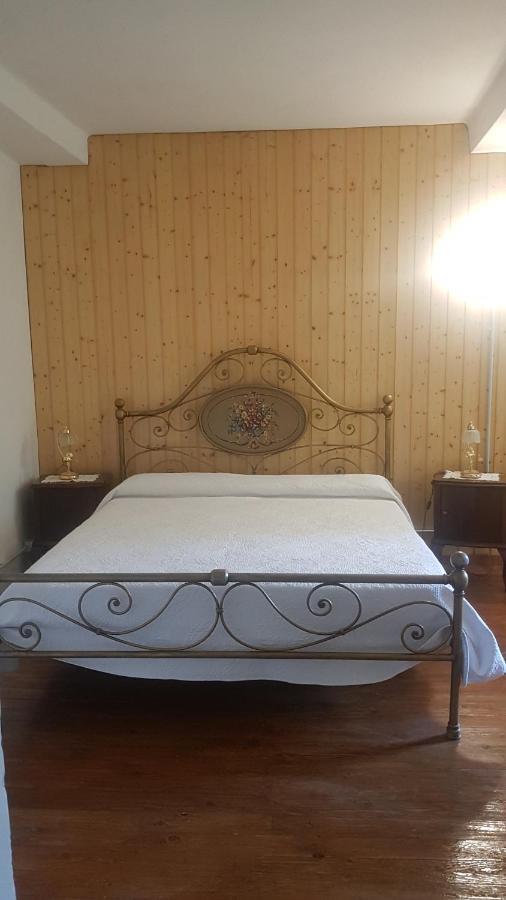 B&B Il Gatto Nero Castelveccana Ngoại thất bức ảnh