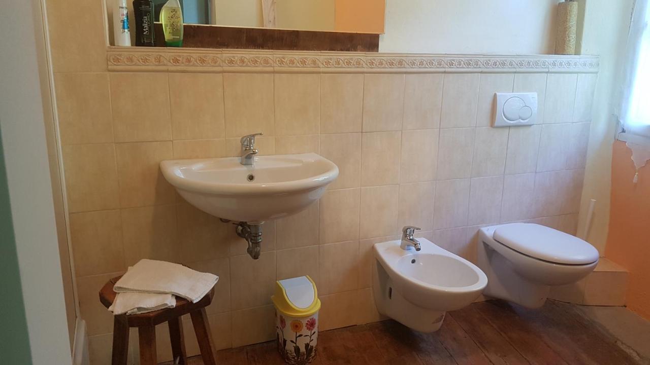 B&B Il Gatto Nero Castelveccana Ngoại thất bức ảnh